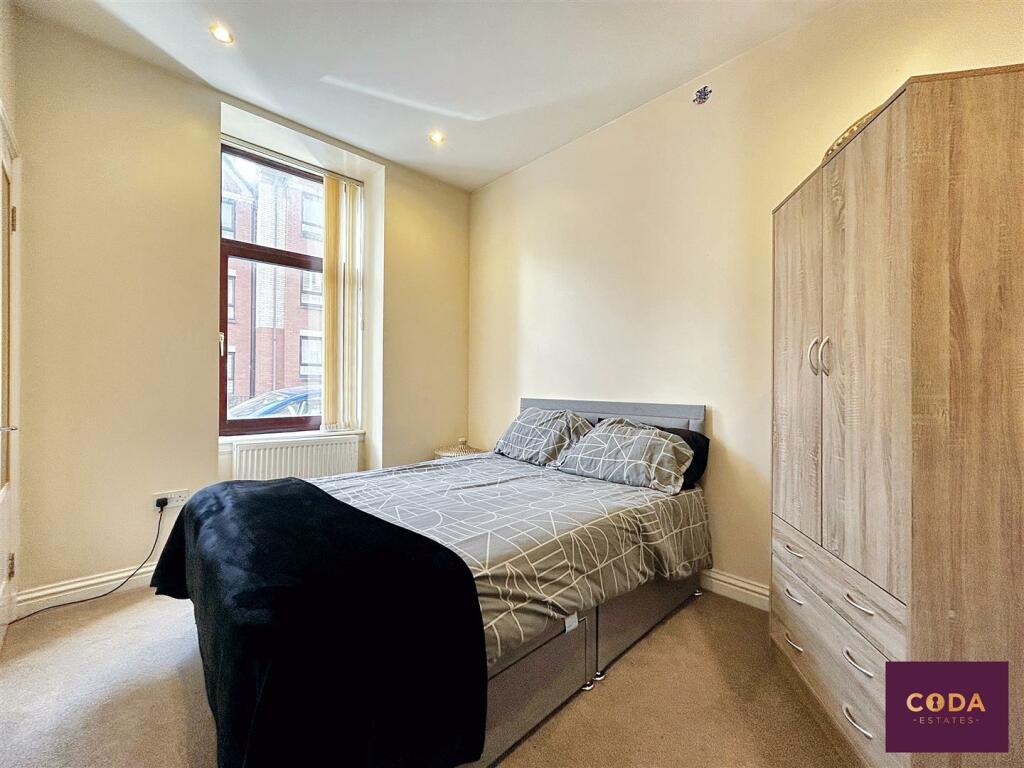 Bed1 (3).jpg