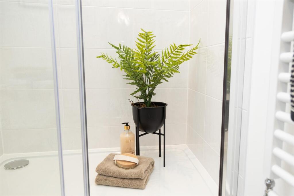 Crest Nicholson (13).jpg