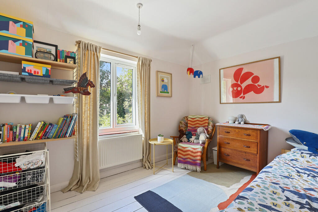 63 Auckland Road,...