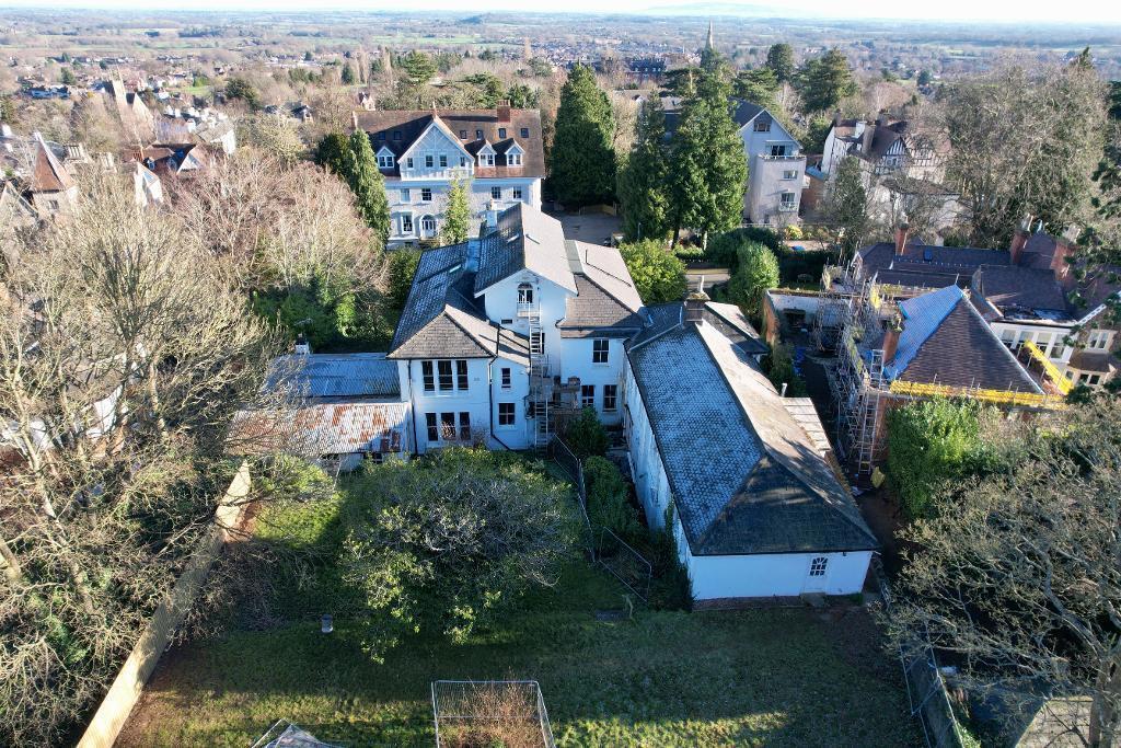 Private &amp; communal gardens