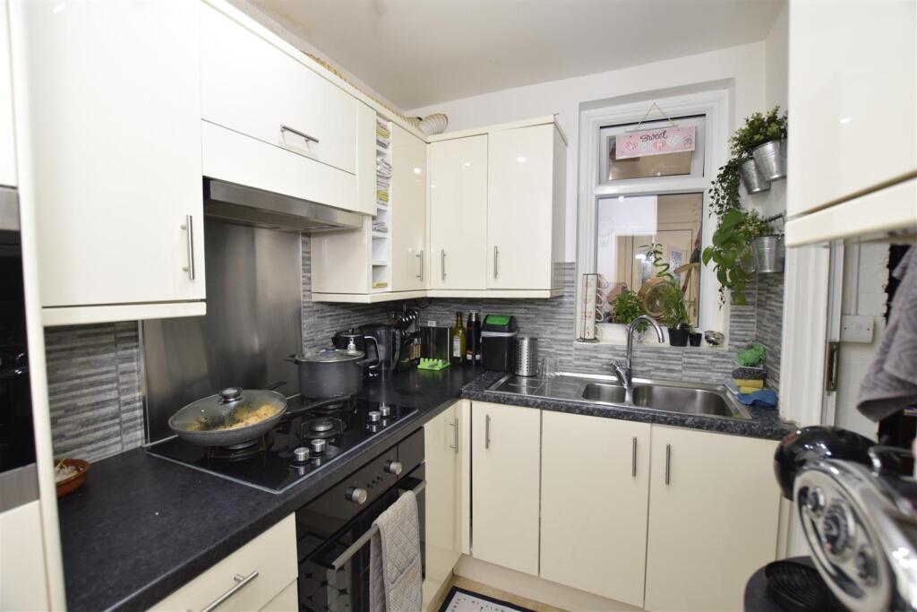 Kitchen.JPG