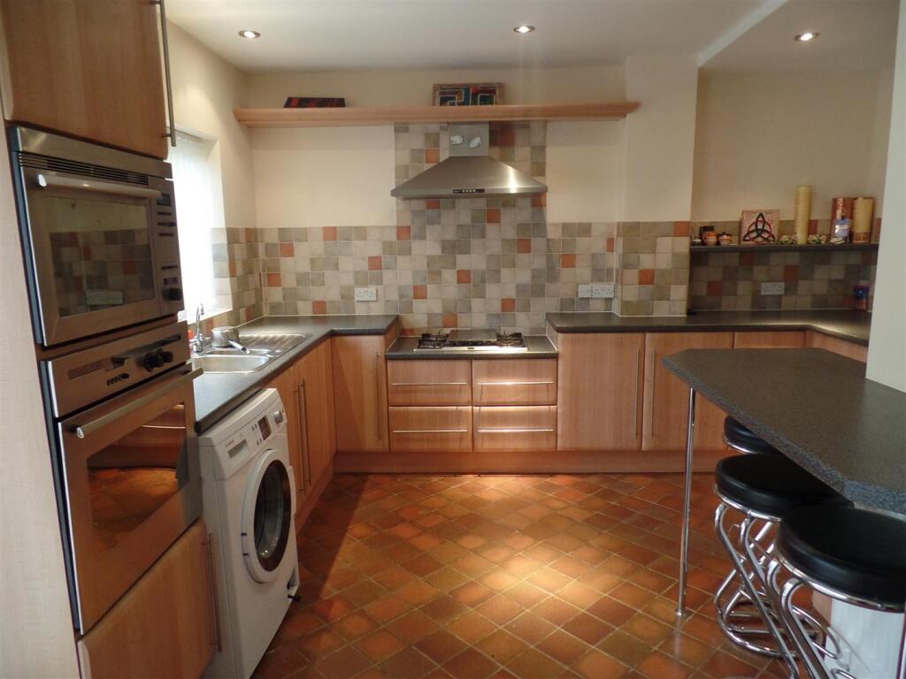 Keats Road, Poets Corner - Kitchen