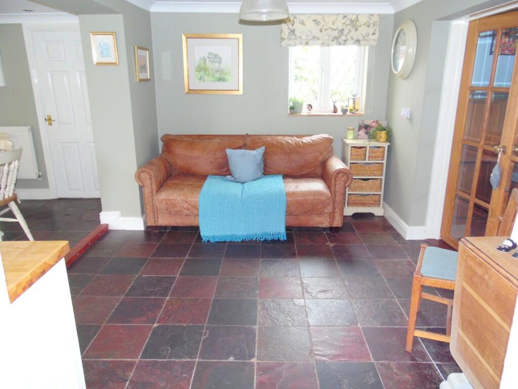 FAMILY ROOM/AREA
