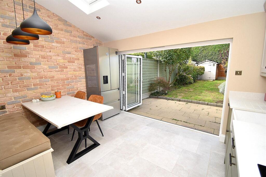 KITCHEN 7 DOORS.JPG