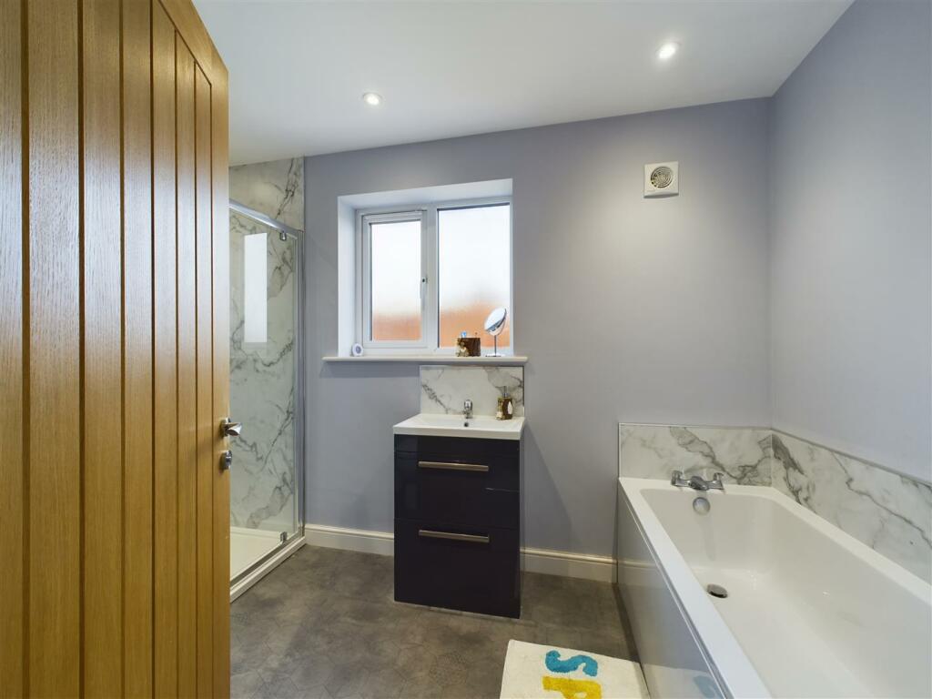 FAMILY BATHROOM