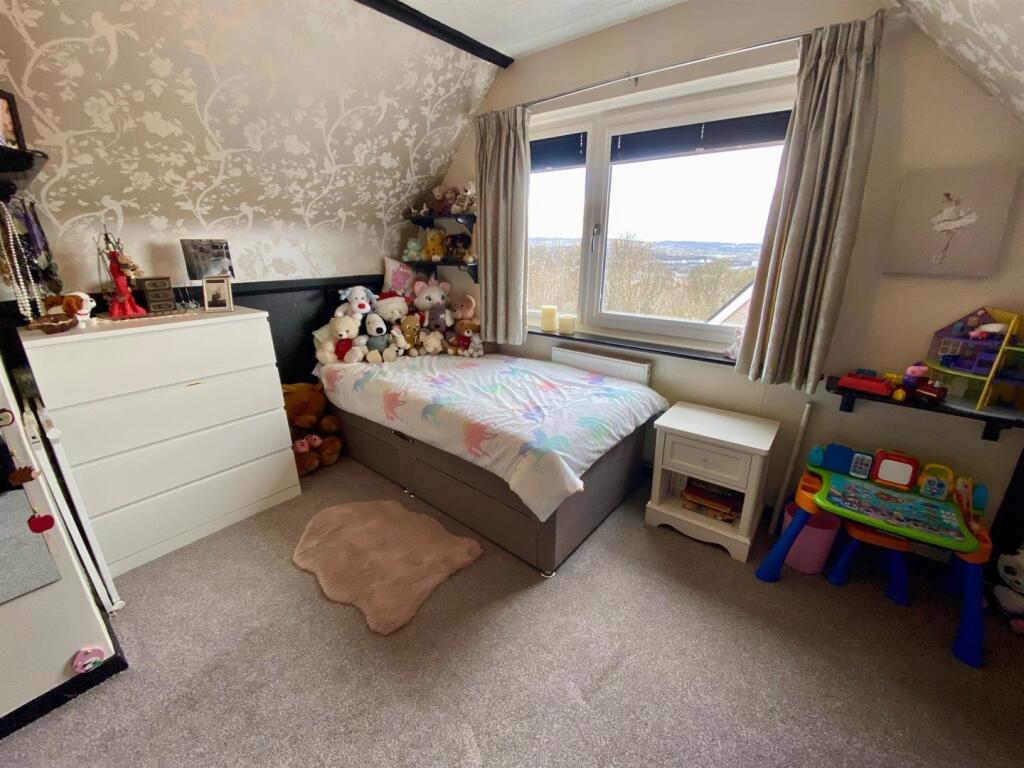bed 2.jpg