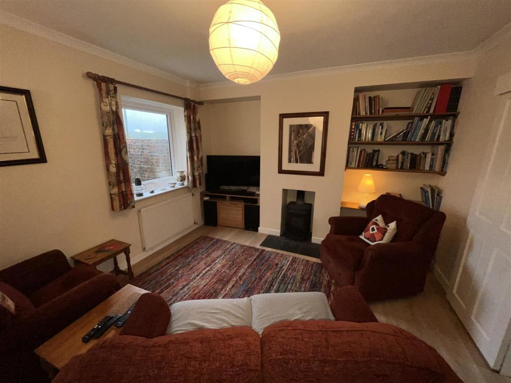 MAIN LIVING ROOM