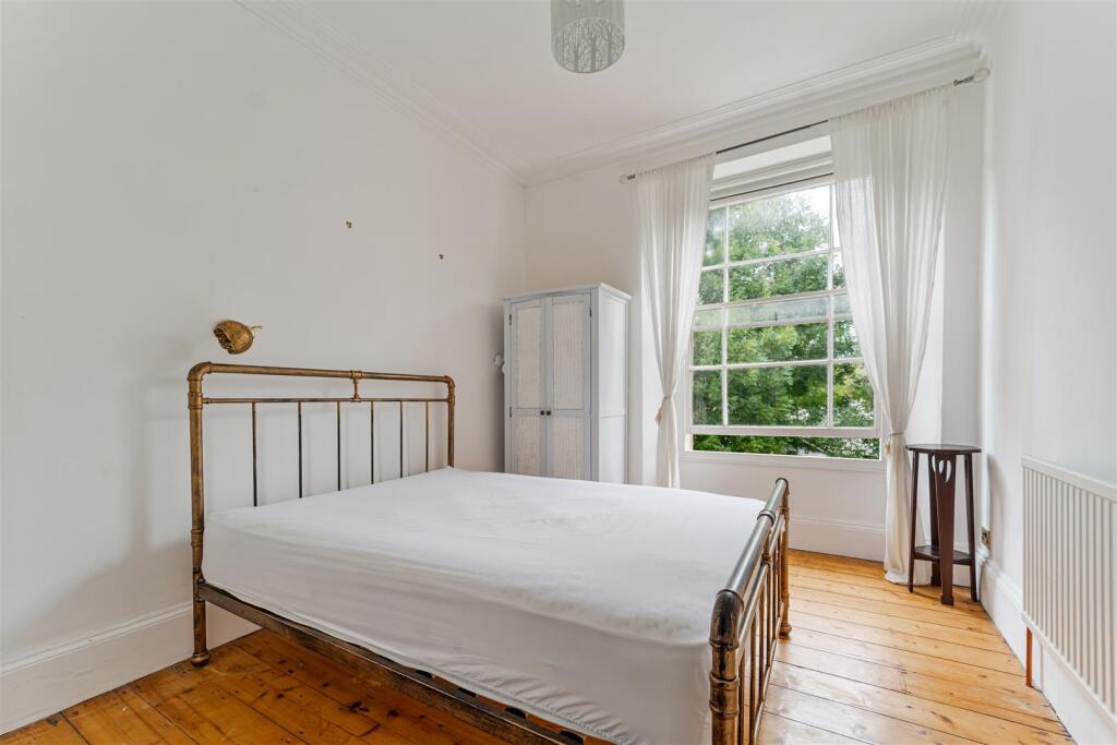 15 Elemgrove Road16.JPG