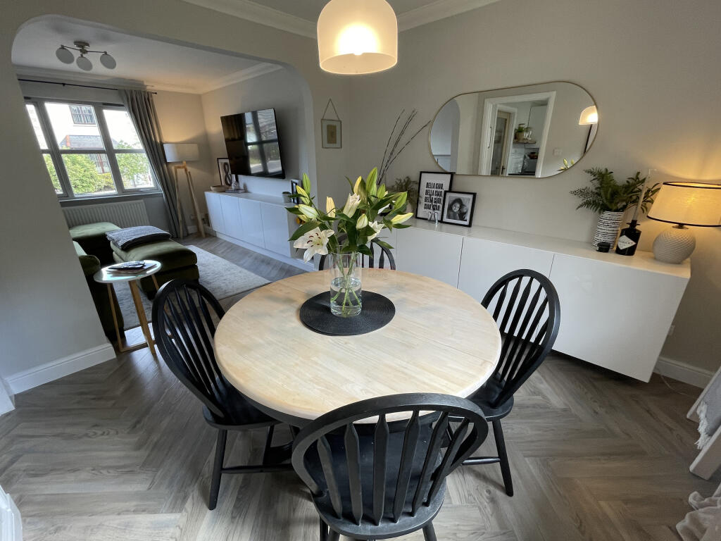 Dining Room a.JPG