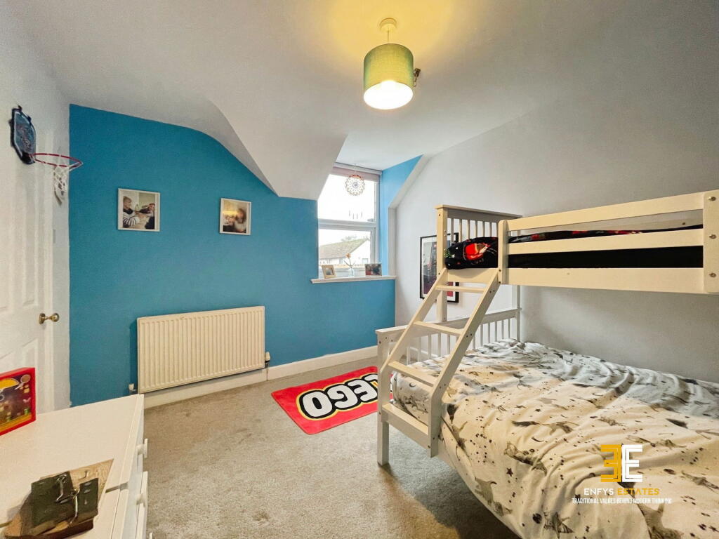 Pine Grove, Rhos On Sea, LL28