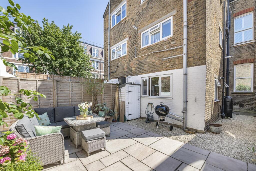 james_anderson_flat_a_128_felsham_rd__17_.JPG