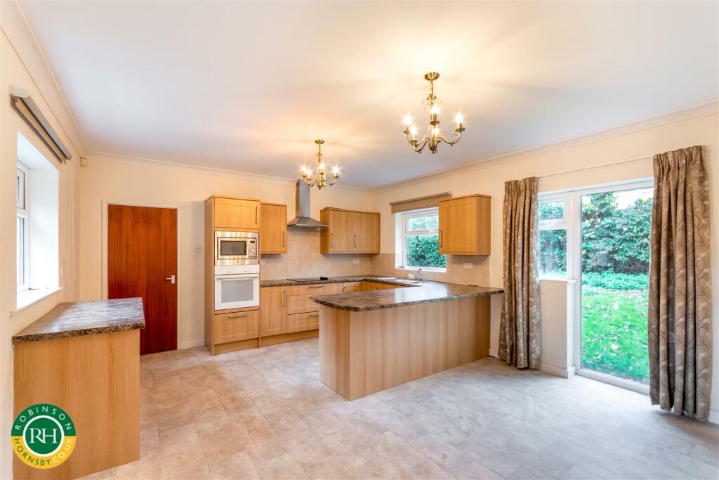 living / kitchen