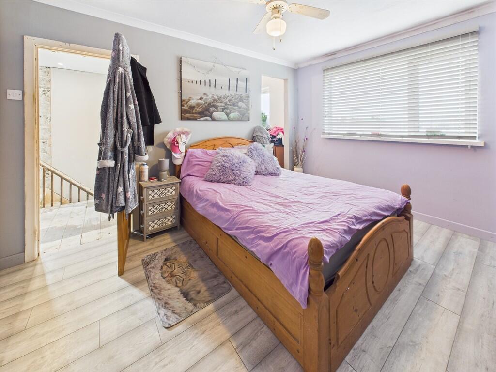 CAM03974G0-PR0151...