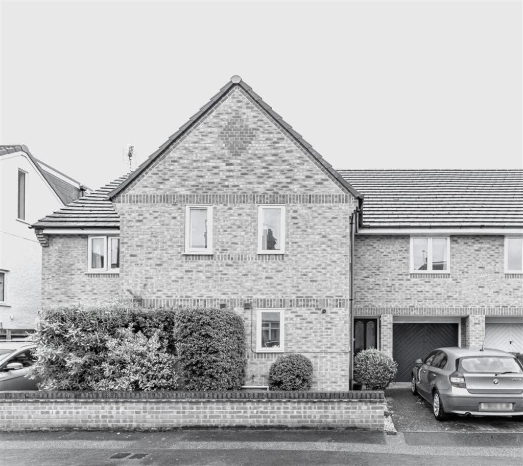 HARLEY ROAD TOWN  HOUSE.jpg