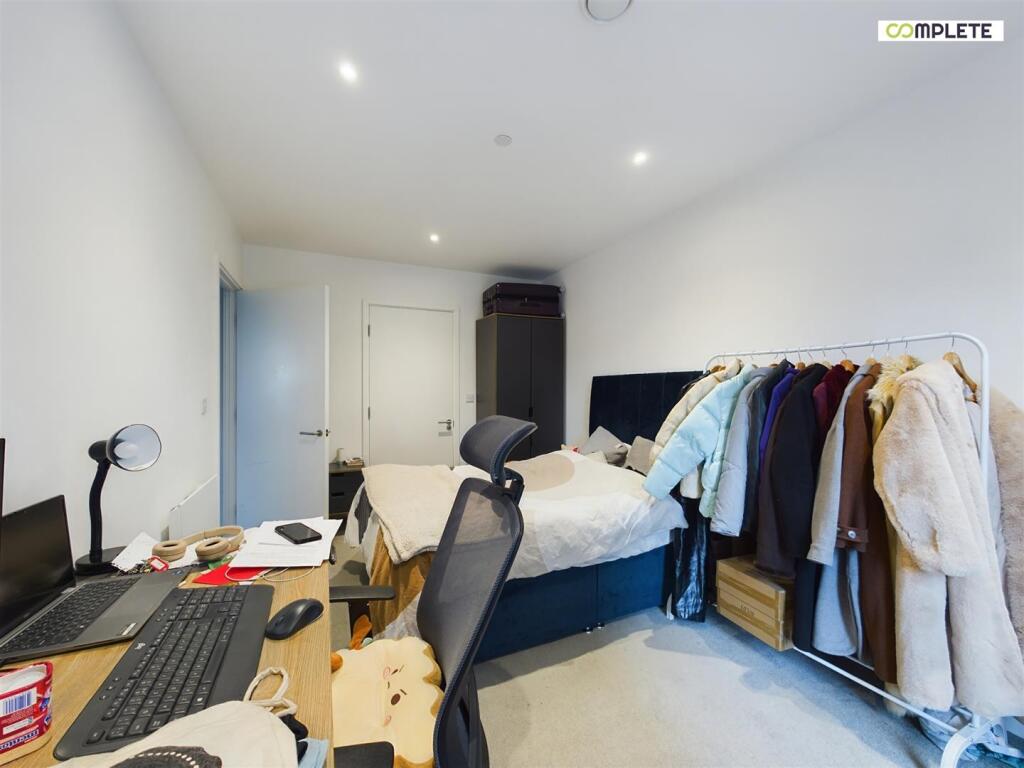 CAM01231G0-PR0053-STILL022