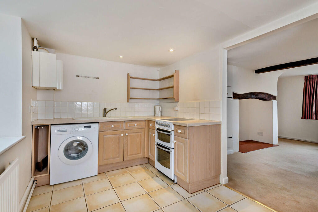 8667143-interior1...