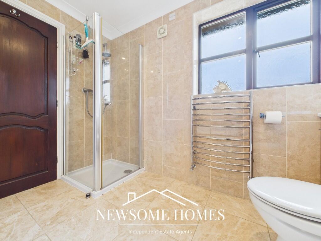 Bath/Shower Room