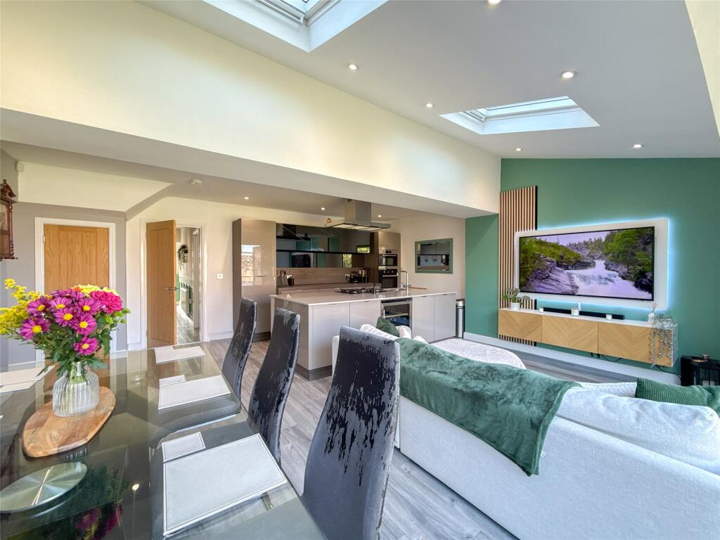 Kitchen/Diner/Family