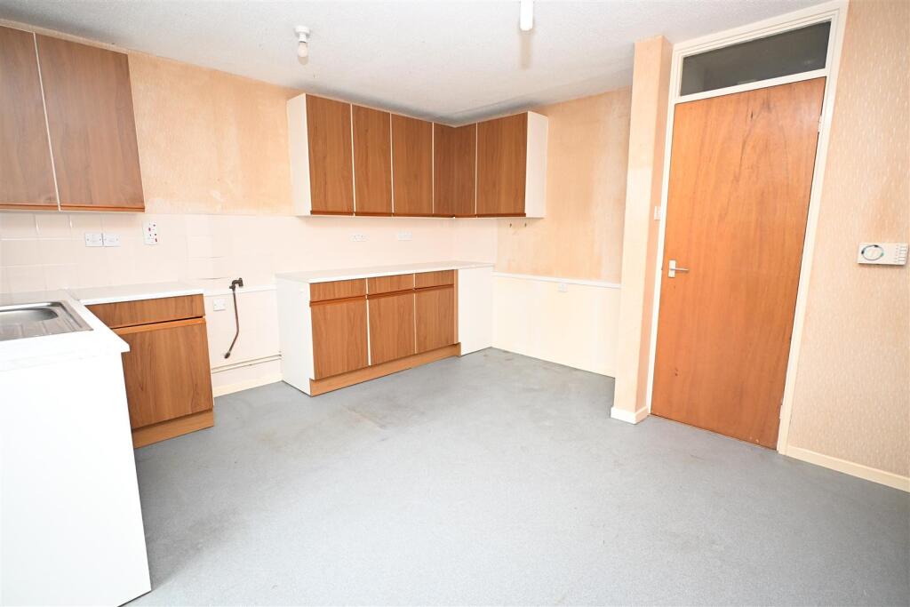 Kitchen/ dining room