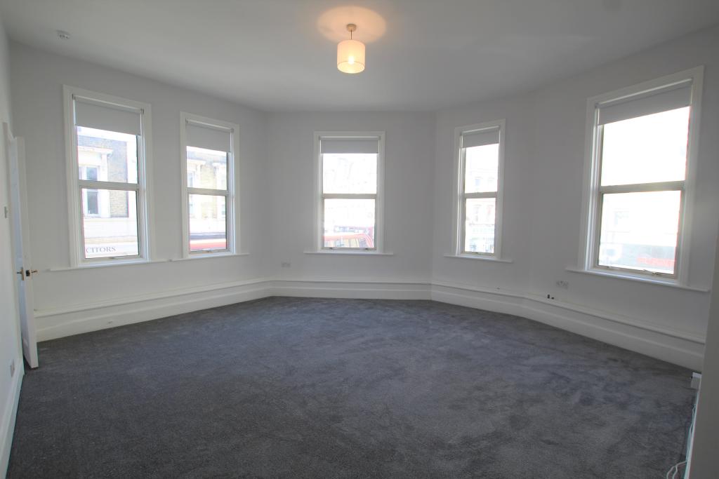 4 lounge.JPG