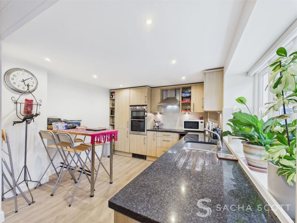 Kitchen / Diner Area