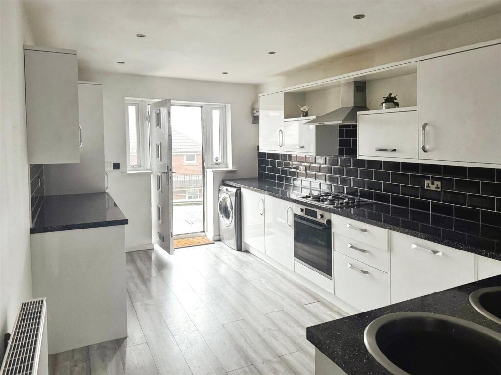 Kitchen/Dining Area