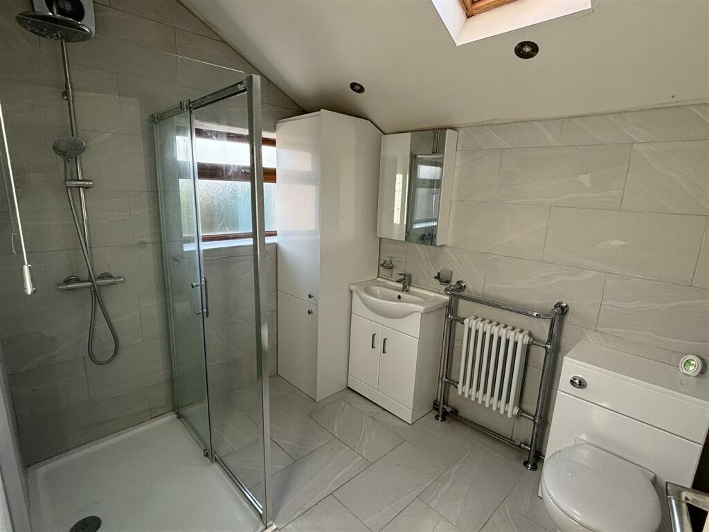 36OS-shower room.JPG