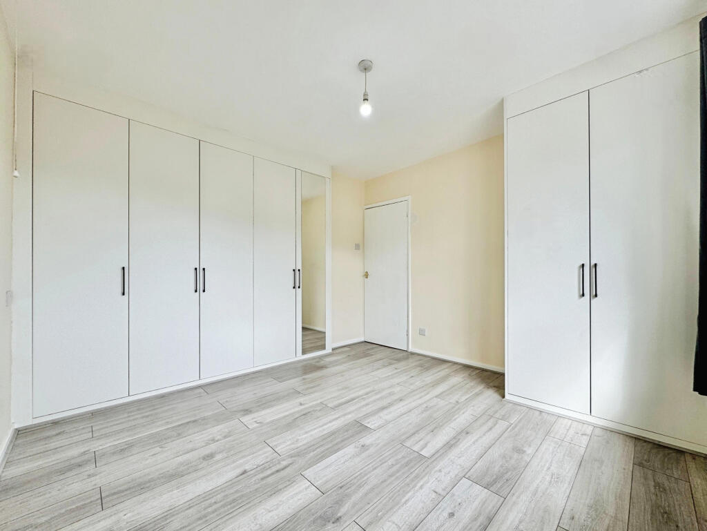 32 Skelton Drive, West Knighton, Leicester, LE2 6J