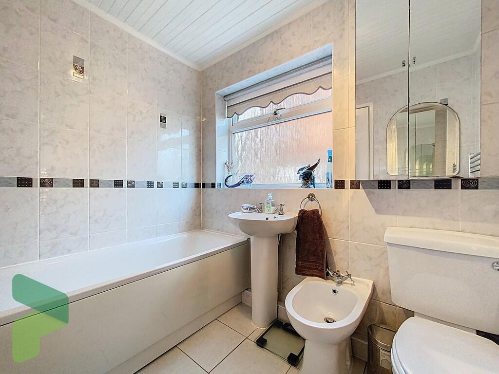 Ground floor bath...