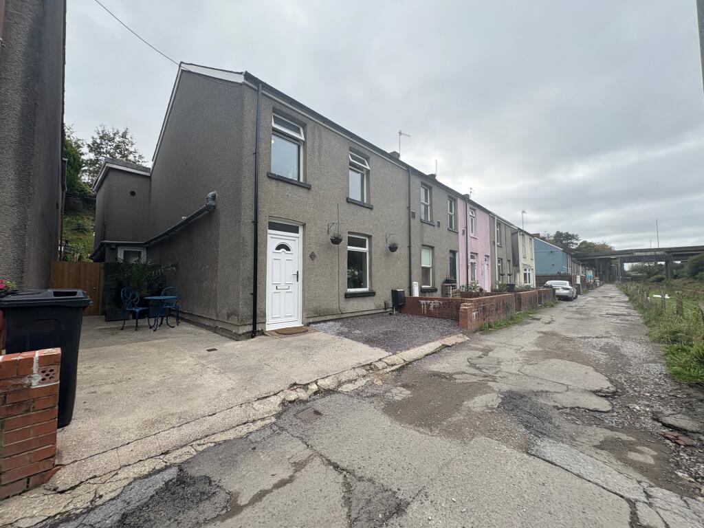 Canal Side, Aberdulais, Neath