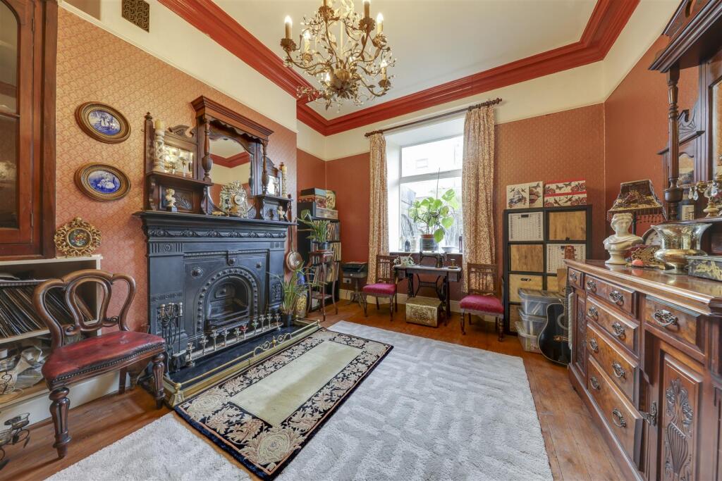 2nd Lounge / Dining Room