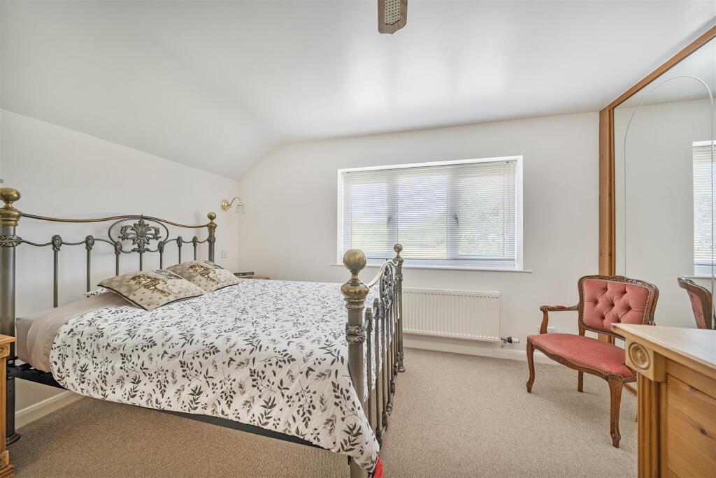 Bedroom 4.jpg