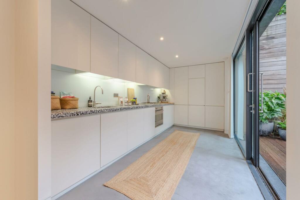 KITCHEN1 (2).jpg