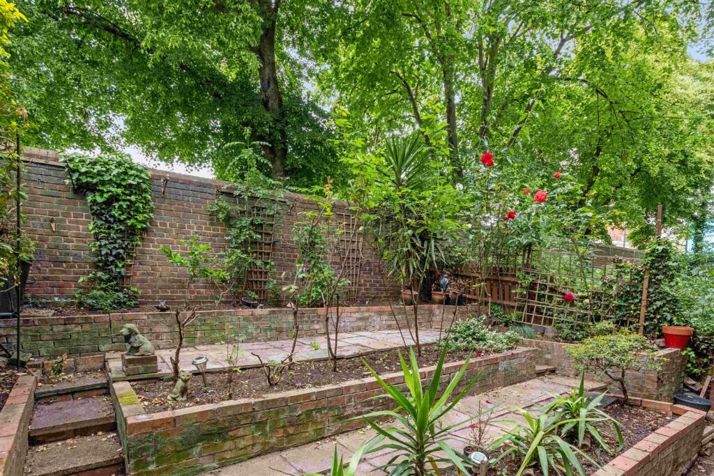 4 Boscombe Gardens, Streatham, SW16 3NW-1.jpg
