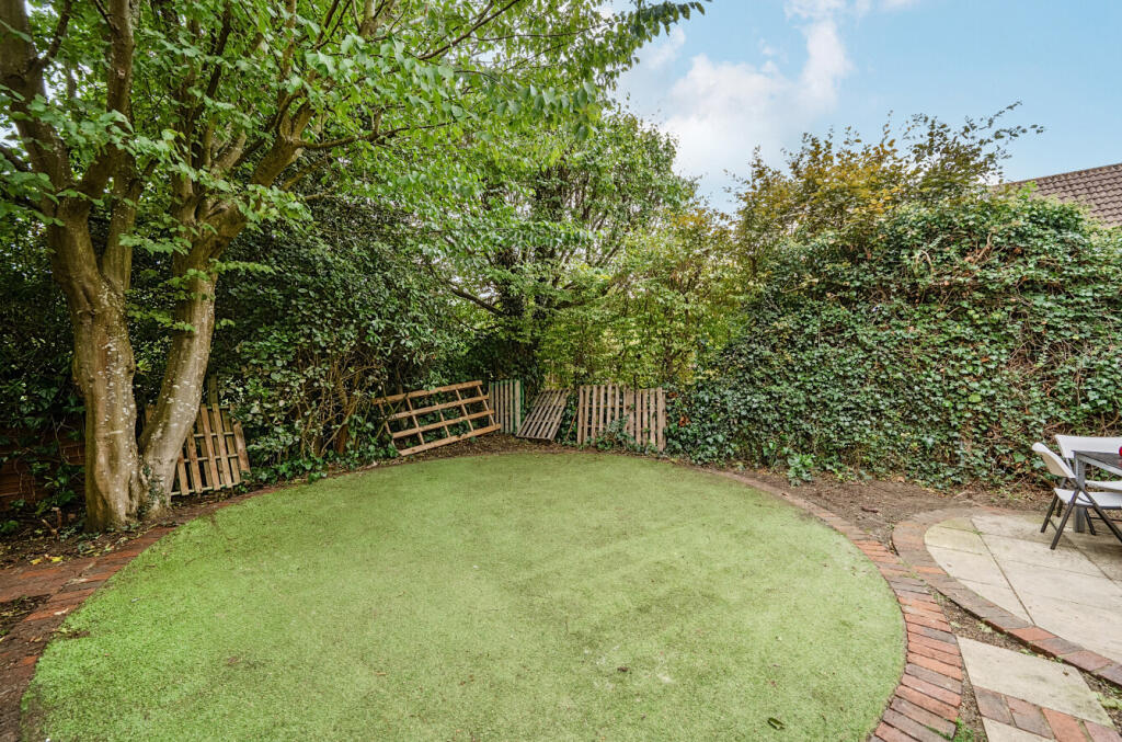 1358185-6-68d6833...