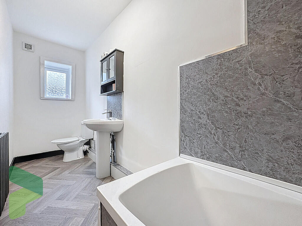Three-piece Bathr...