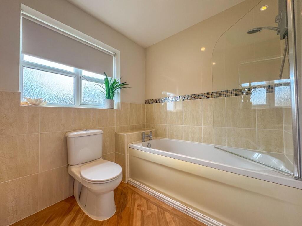 Lowes Drive - Image-16.jpg