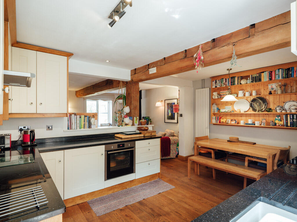 Kitchen / Dining Area