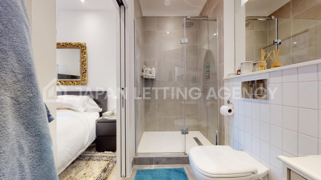Bathroom2-1_Watermarked.png