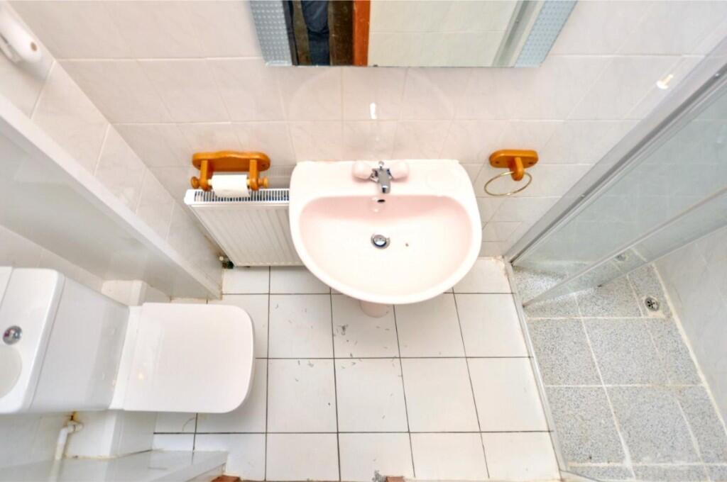 En Suite Shower 