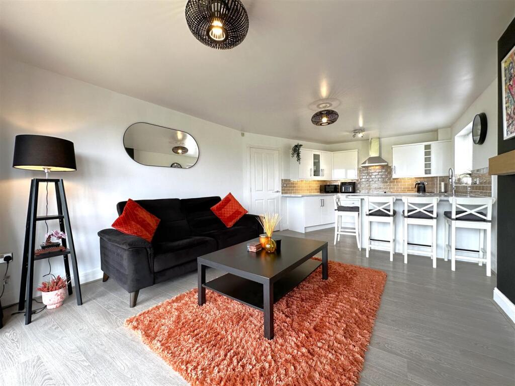 Open-Plan Dining Kitchen 487