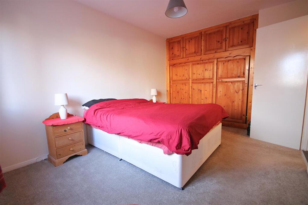 bed1 (7).jpg