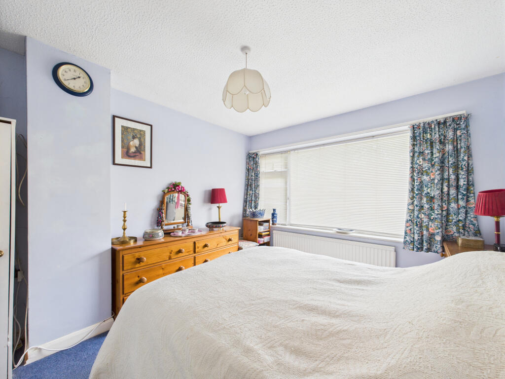 CAM01354G0-PR0566-STILL011