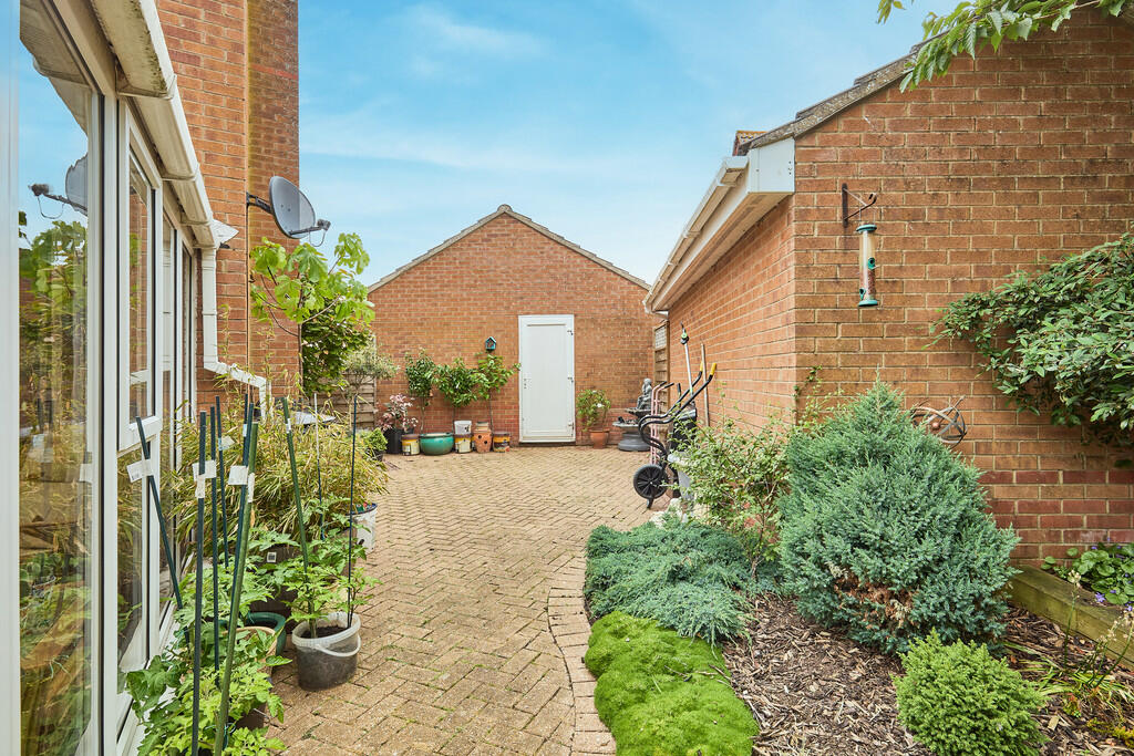 Edward Knight 202...