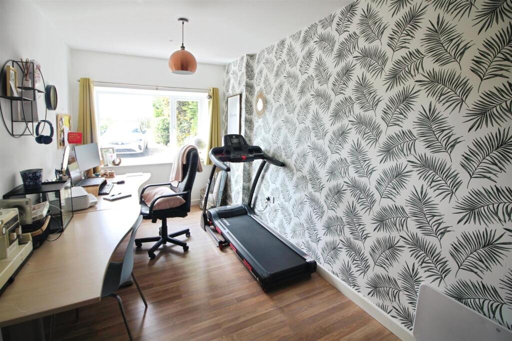 Bedroom/Office