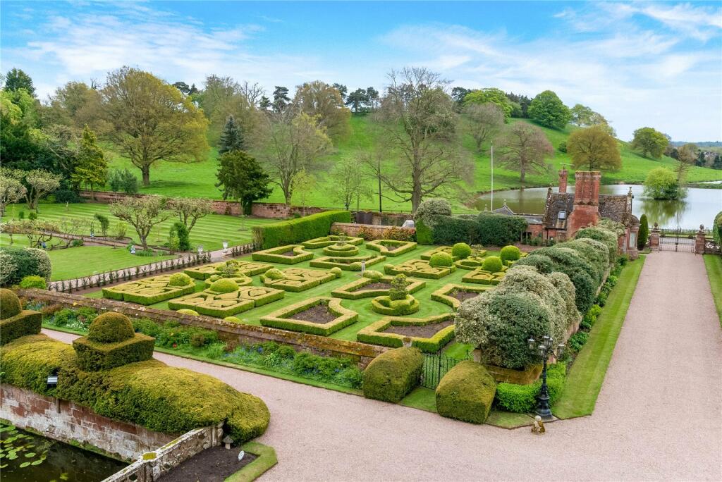 Knot Garden &amp; View