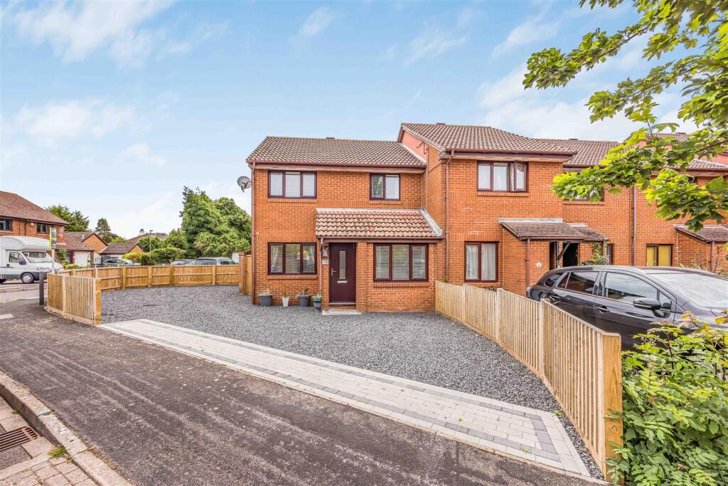 100 Fathoms Reach, Hayling Island-Small-PorticoMar