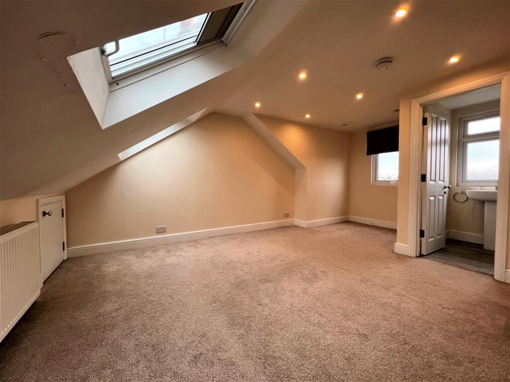 Main Bedroom.jpg