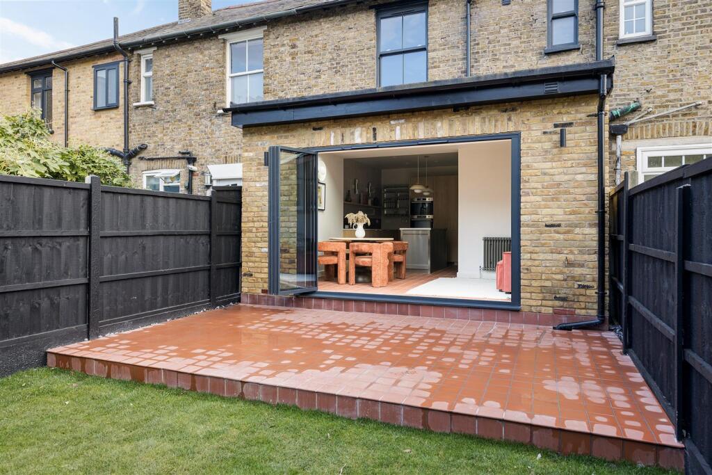 Pennant Terrace E17