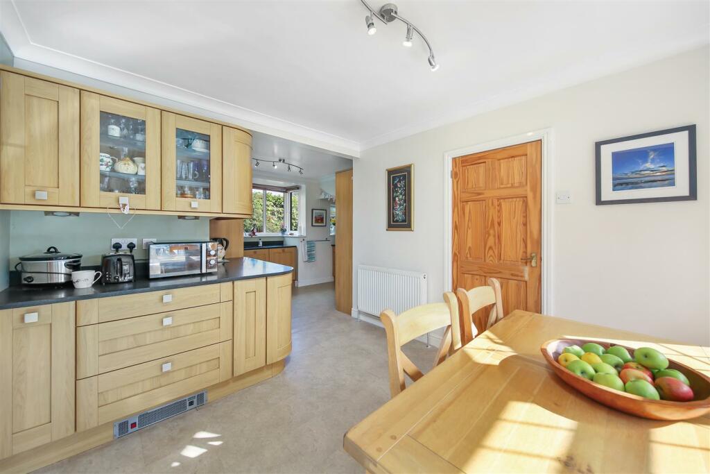Dining Area2.jpg